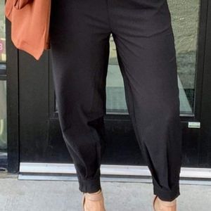 SBlack Doe and Rae dress joggers with button ankle